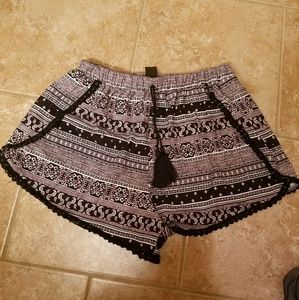 NEW Women's Aztec shorts